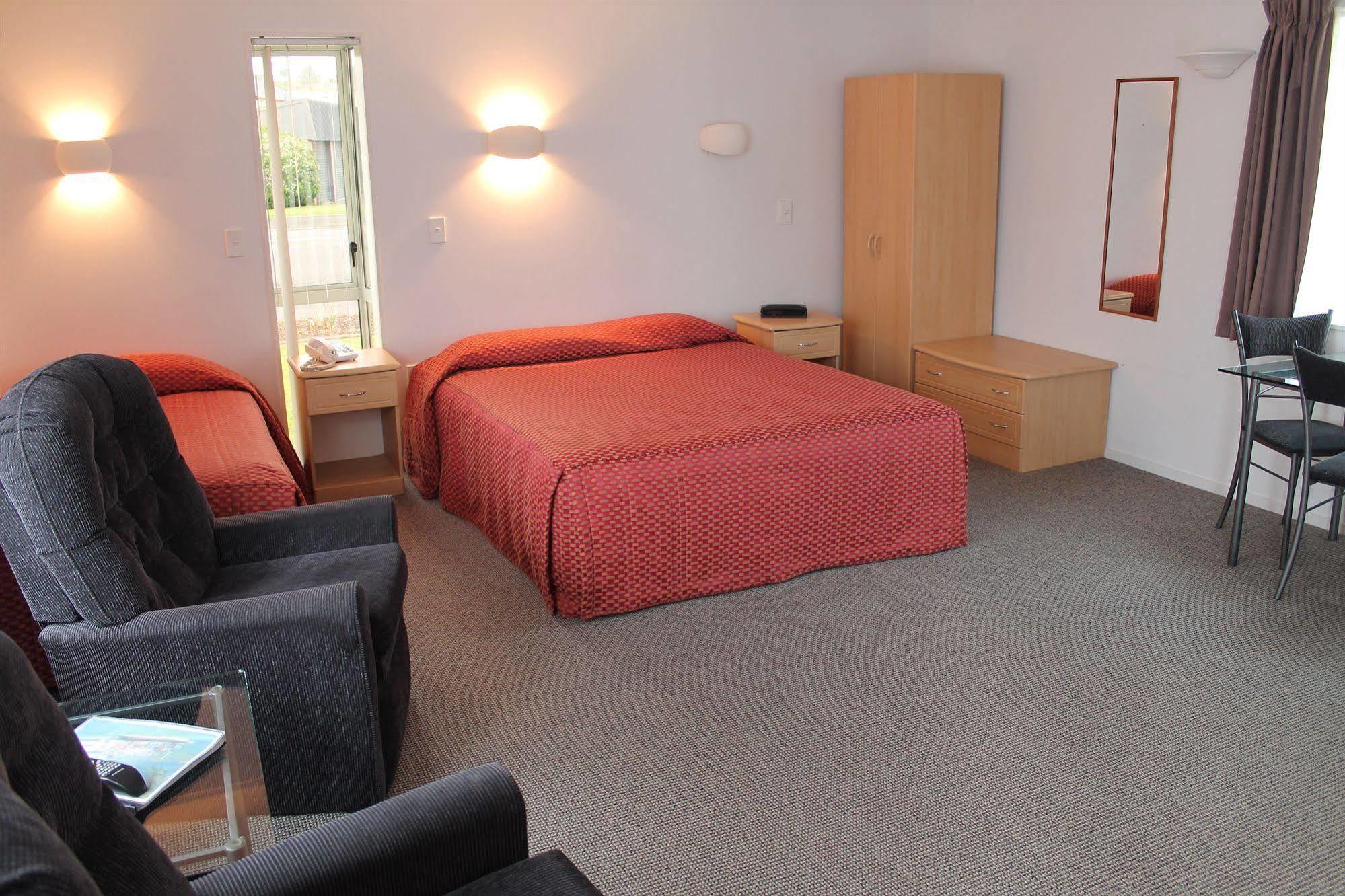 Riverview Motel Уонгануи Экстерьер фото